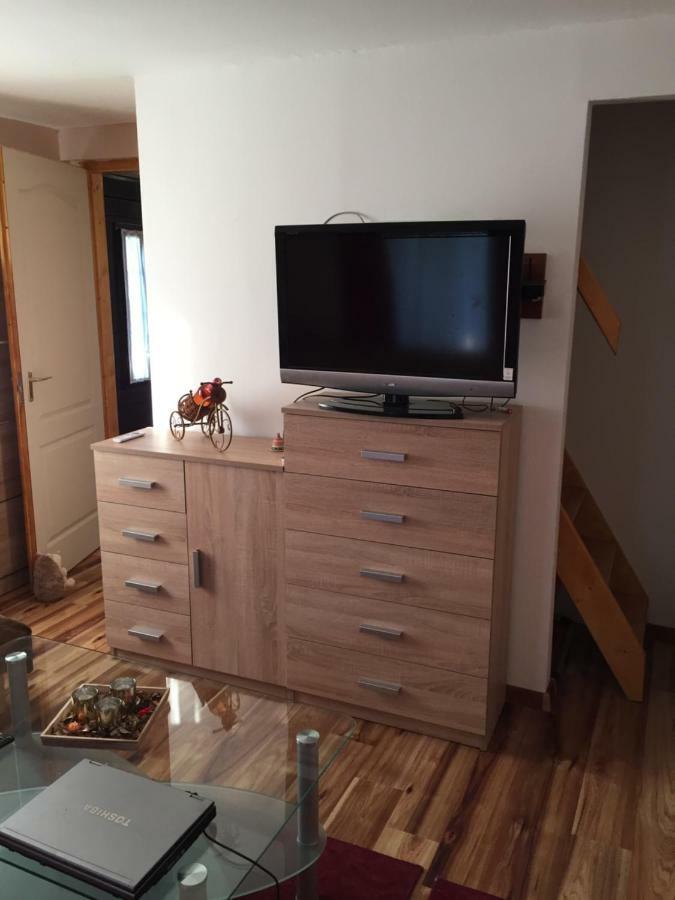 Izabella Vendeghaz Somlo Appartement Doba Buitenkant foto